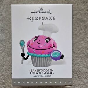 Hallmark Keepsake Baker's Dozen Cupcake